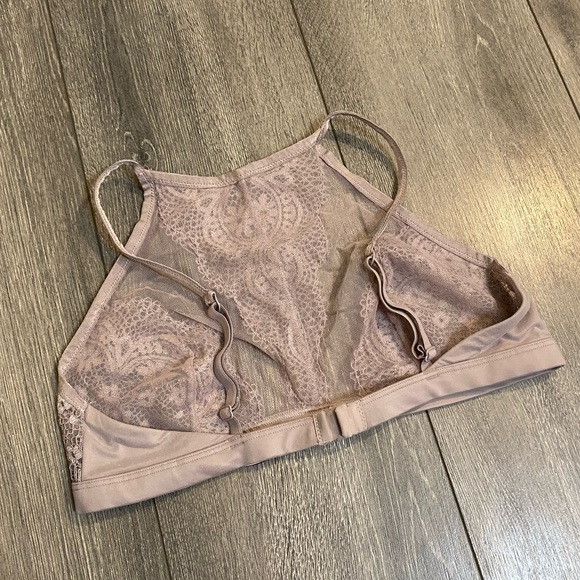 VICTORIAS SECRET • Lace Bralette - Picture 3 of 8